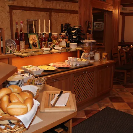 Alt Hotel Montjoie