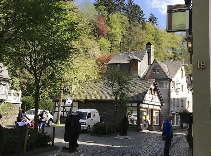 Hotel Alt Montjoie